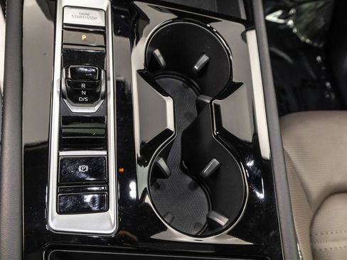 Used 2025 Volkswagen Atlas SEL image 22