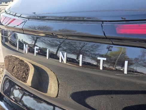 Certified 2026 INFINITI QX60 Luxe w/ Family Package image 12