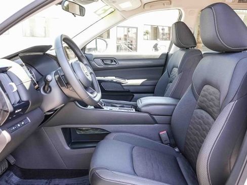 Used 2025 Nissan Pathfinder SV w/ Cargo Package FWD image 21
