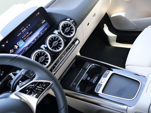New 2026 Mercedes-Benz GLA 250 4MATIC image 19