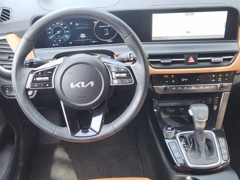 Certified 2024 Kia Seltos EX image 24