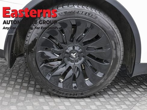 Used 2021 Tesla Model Y Long Range AWD/4WD image 24