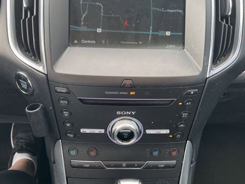 Used 2018 Ford Edge Titanium w/ Equipment Group 301A AWD/4WD image 13