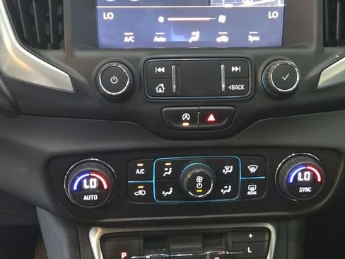 Used 2022 GMC Terrain SLE w/ Driver Convenience Package FWD image 19