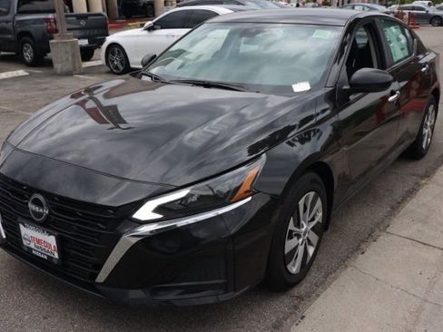 New 2025 Nissan Altima 2.5 S image 8