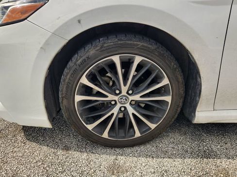 Used 2019 Toyota Camry SE FWD image 10