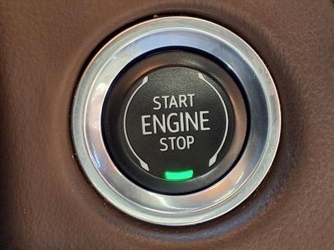 Used 2021 Chevrolet Suburban High Country w/ Premium Package image 27