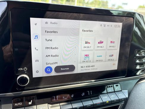 Used 2025 Toyota Camry image 21