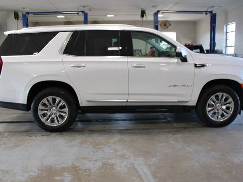 Used 2024 GMC Yukon Denali AWD/4WD image 11