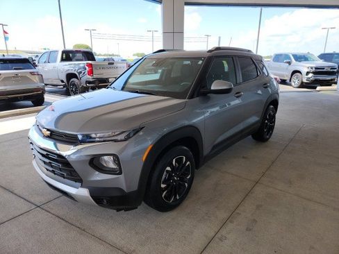 Used 2023 Chevrolet TrailBlazer LT w/ Convenience Package image 12