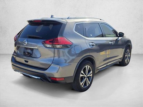 Used 2017 Nissan Rogue SL image 5