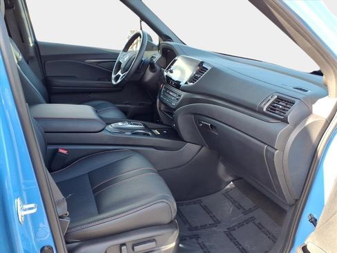 Used 2025 Honda Passport TrailSport image 15