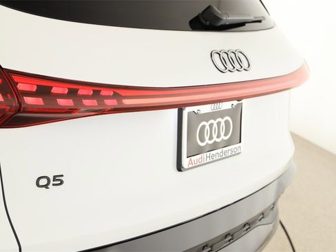 New 2025 Audi Q5 2.0T Premium Plus image 28