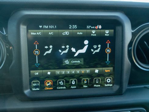 Used 2021 Jeep Wrangler Unlimited Sport image 17