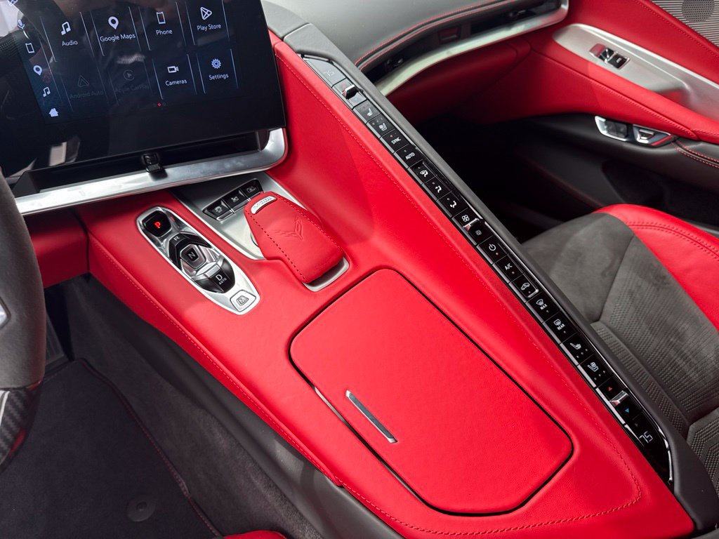 Used 2024 Chevrolet Corvette Z06 RWD image 25