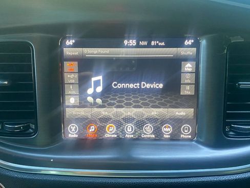 Used 2017 Dodge Charger SXT w/ Blacktop Package RWD image 29