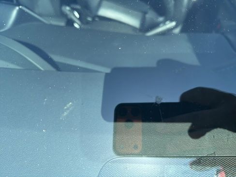 Used 2019 Toyota Prius XLE image 28