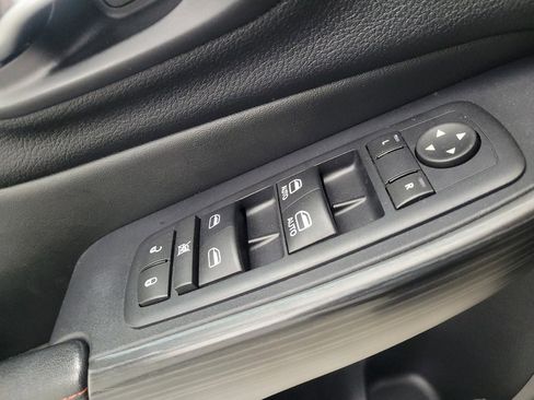 Used 2016 Jeep Cherokee Trailhawk w/ Comfort/Convenience Group image 27