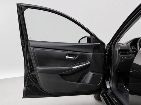Used 2020 Nissan Sentra SR w/ Electronics Package FWD image 23