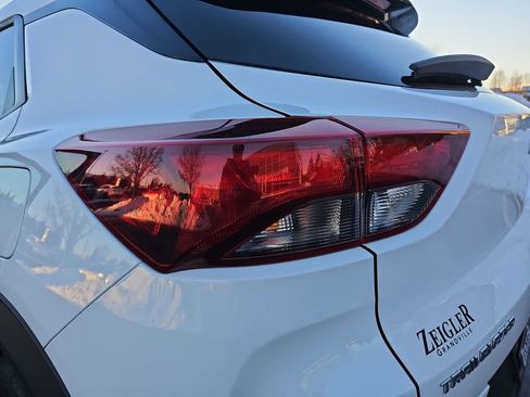 Used 2021 Chevrolet TrailBlazer LT w/ Premium Seating Package image 32