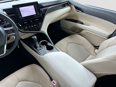 Used 2022 Toyota Camry LE image 21