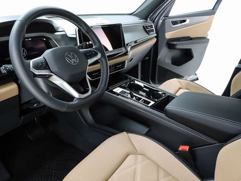 New 2026 Volkswagen Atlas Cross Sport SE image 58