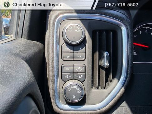 Used 2021 Chevrolet Silverado 1500 LT Trail Boss w/ Convenience Package II AWD/4WD image 11