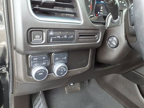 Used 2021 GMC Yukon SLT w/ SLT Premium Package image 32