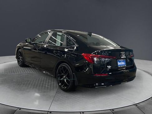 Used 2023 Honda Civic Sport image 3