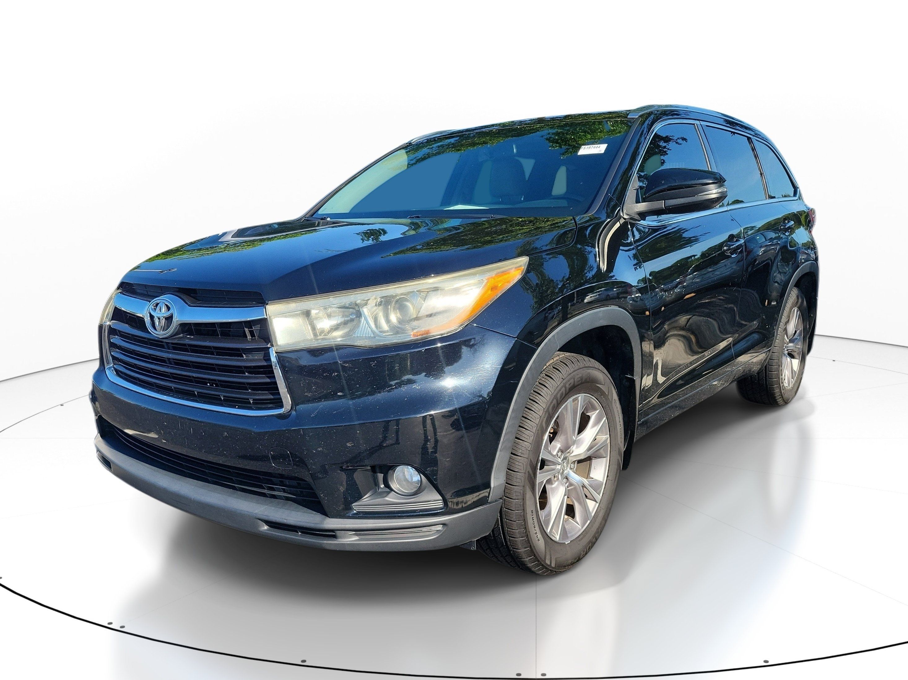 Used 2015 Toyota Highlander XLE AWD/4WD image 3