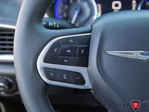 Used 2025 Chrysler Pacifica Select FWD image 23