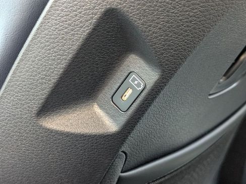 New 2026 Kia Carnival EX FWD image 17