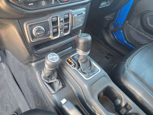 Used 2023 Jeep Gladiator Sport image 13