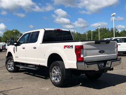 Used 2019 Ford F350 Lariat w/ Chrome Package image 27