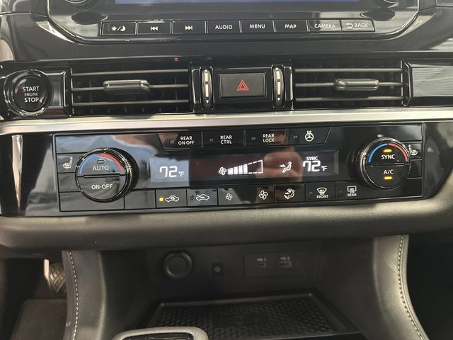 Used 2025 Nissan Pathfinder SL AWD/4WD image 33