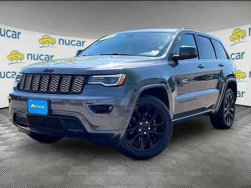 Used 2020 Jeep Grand Cherokee Altitude AWD/4WD image 3