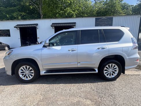 Used 2017 Lexus GX 460 Premium w/ Premium Package AWD/4WD image 6