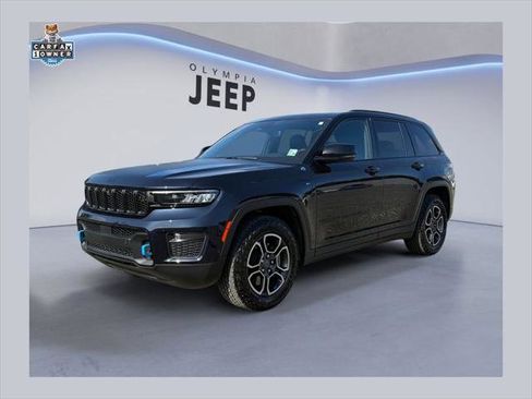 Certified 2022 Jeep Grand Cherokee Trailhawk w/ Advanced Protech Group II AWD/4WD image 1