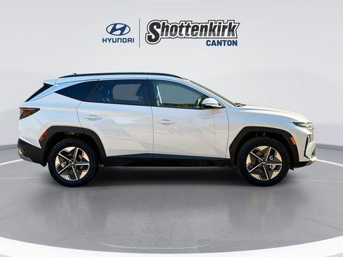 New 2025 Hyundai Tucson SEL image 9
