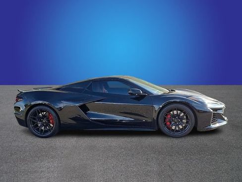 Used 2024 Chevrolet Corvette Z06 w/ Stealth Interior Trim Package RWD image 4