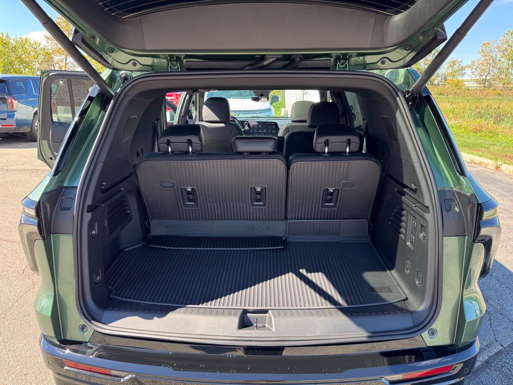 New 2027 Chevrolet Traverse RS w/ LPO, Floor Liner Package AWD/4WD image 27