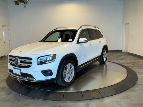 Used 2023 Mercedes-Benz GLB 250 4MATIC image 4