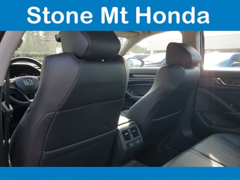 Used 2022 Honda Accord Touring image 9