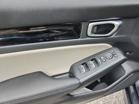 Used 2023 Honda Civic Touring image 16
