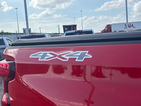 Used 2022 Chevrolet Silverado 1500 LT AWD/4WD image 10