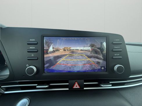 Used 2023 Hyundai Elantra SEL image 18