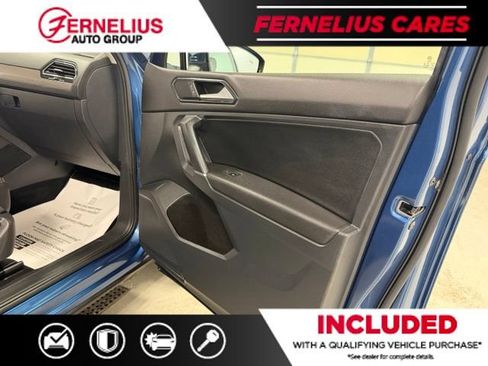 Used 2018 Volkswagen Tiguan SEL AWD/4WD image 17