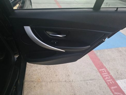 Used 2013 BMW 320i Sedan image 26