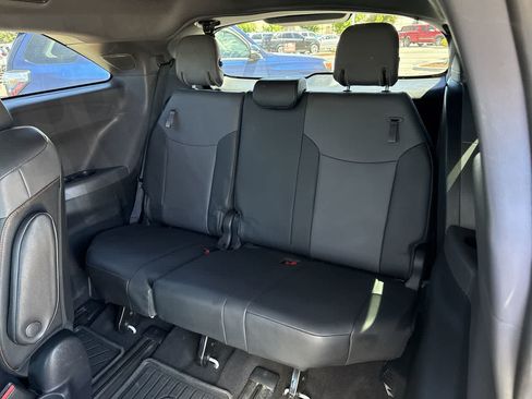 Used 2022 Toyota Sienna XSE w/ XSE Plus Package AWD/4WD image 13