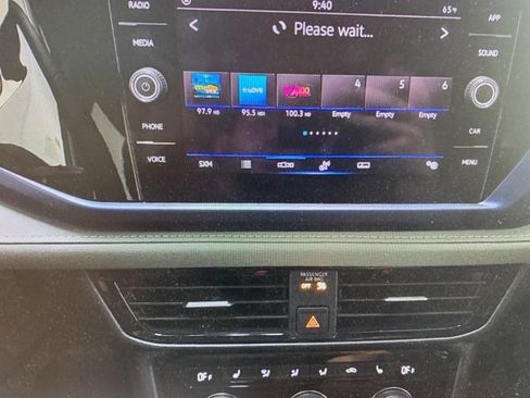 Used 2024 Volkswagen Taos SE image 26